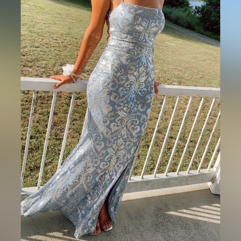 Only Used Once, In Great Condition. - image 4